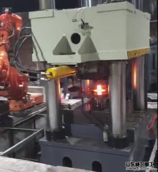 汽車(chē)配件鍛造設(shè)備-1000噸熱模鍛油壓機(jī)